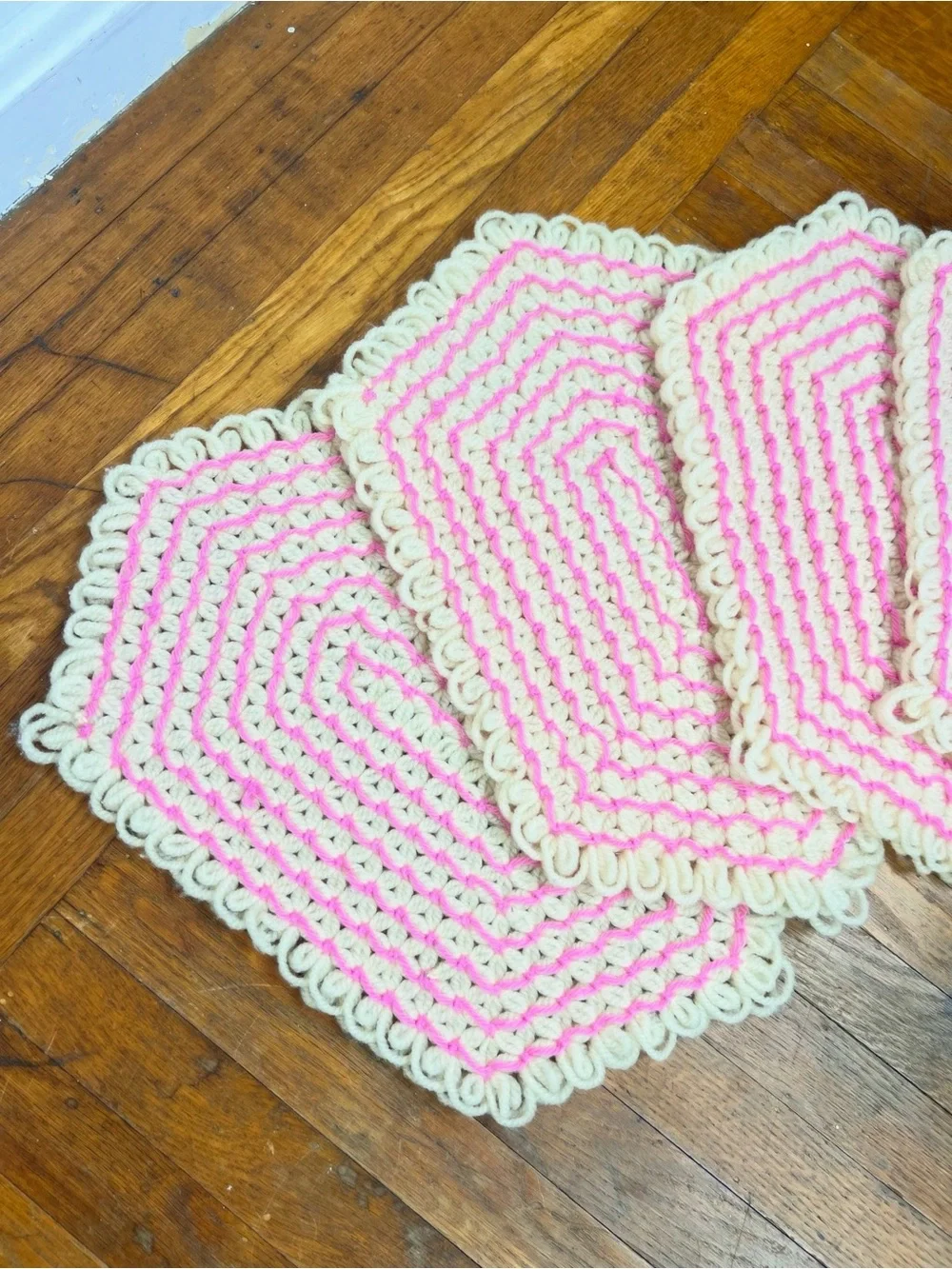 HANDMADE 70s 70s Vintage Crochet Wool Yarn Hexagon Placemats - Pink and Cream